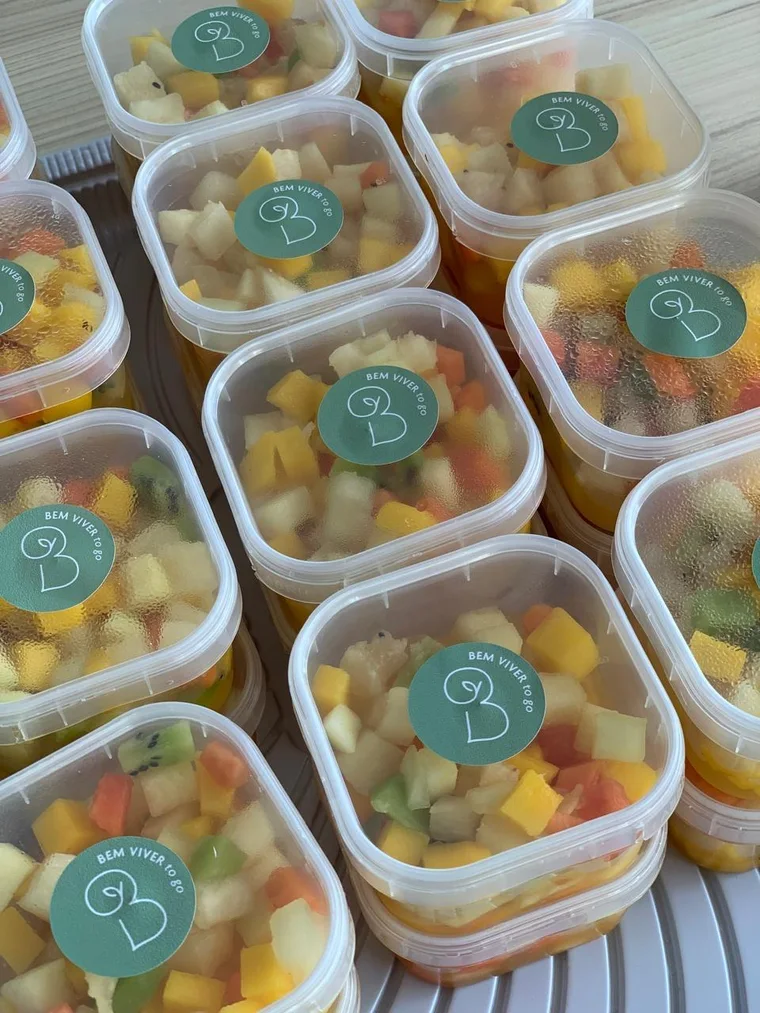 Salada de frutas no potinho, fotografia oficial da central de encomendas Bem Viver